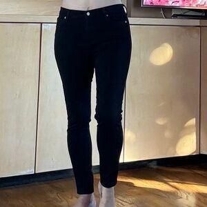 Gap True Skinny Jeans Black size 30R or 10R